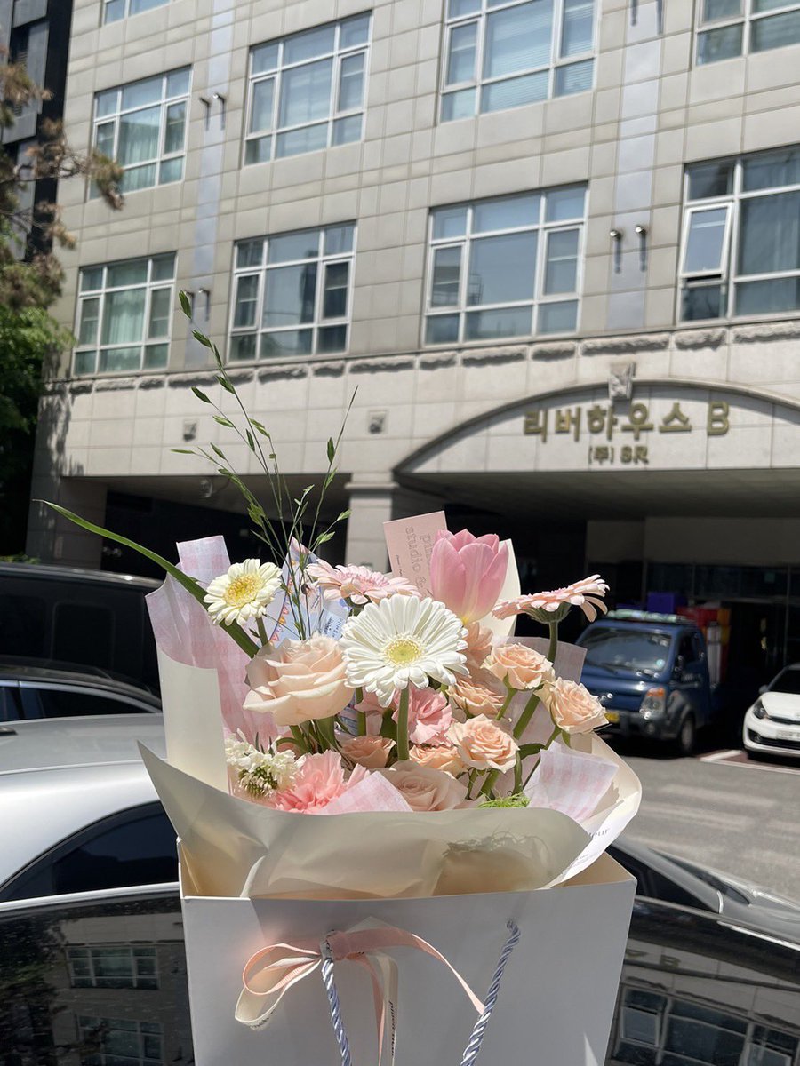 kshdimpleprinceเจ้าชายลักยิ้มคิมซอนโฮ김선호🤟🏻 ◡̈ tweet media