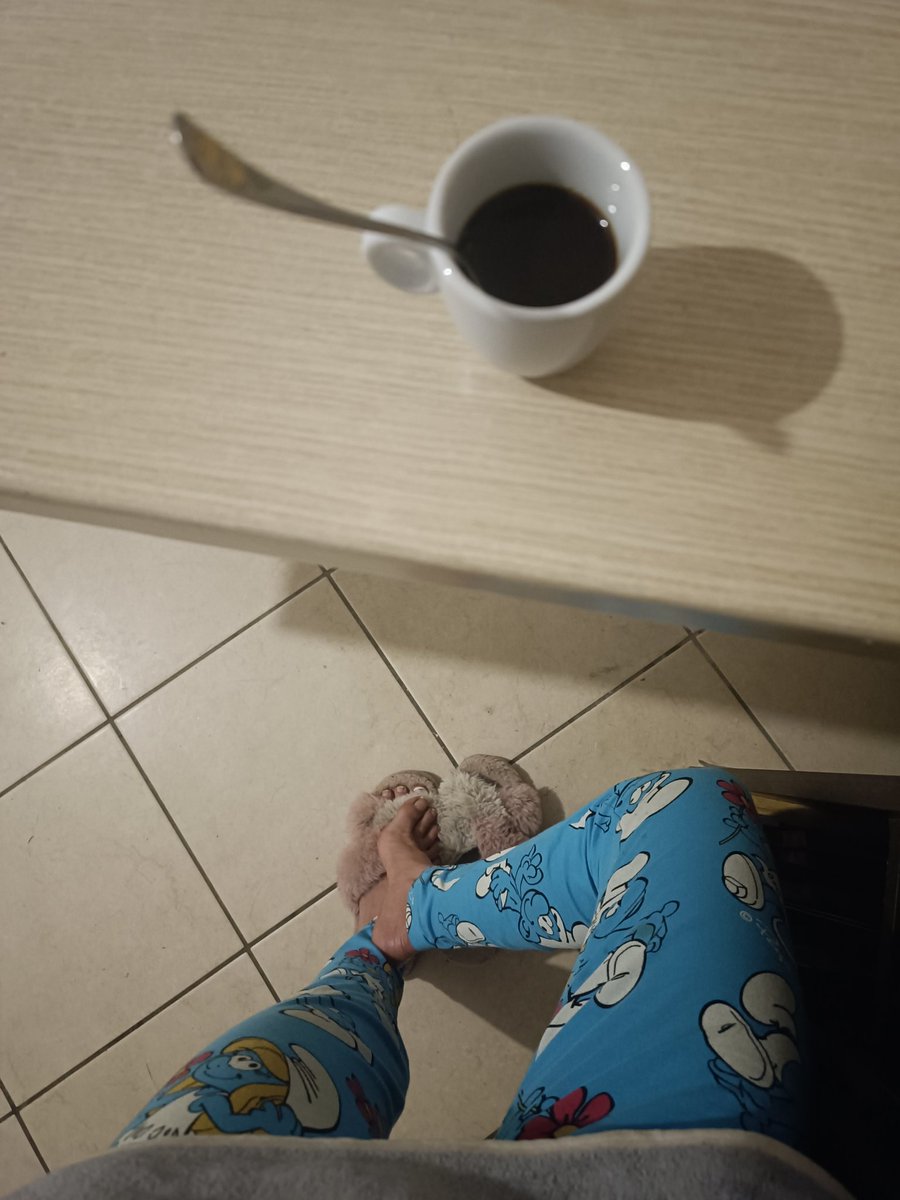 MissArihanna's tweet photo. Buongiorno amanti del bello....passa su of per vedere quanto mi diverto nelle mie giornate!! https://t.co/yDRQ4PYHsW