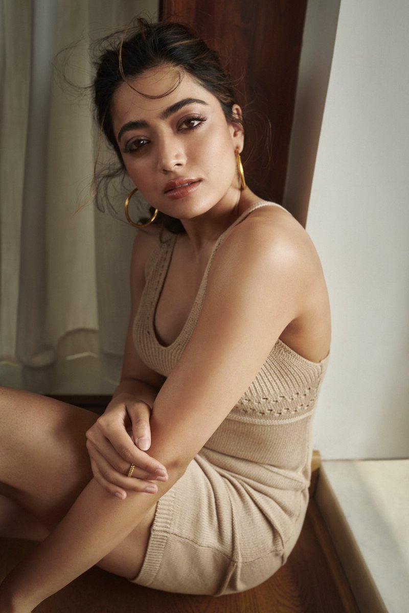 tamilcinestars's tweet photo. Stylish Gorgeous &amp; attractive #RashmikaMandanna @iamRashmika 
#cinemediastars https://t.co/XRJNmhgGQs https://t.co/2bCK8X2KQ4