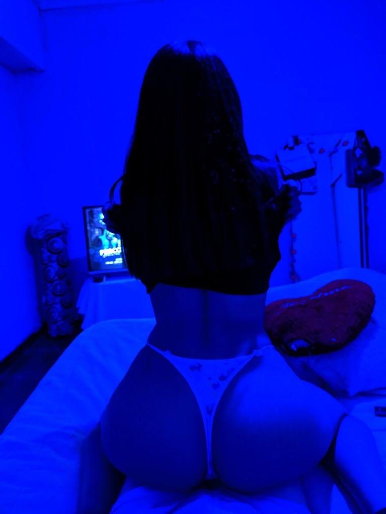 Hot_Paradise_'s tweet photo. Como quiero estar... https://t.co/nZQ7YJ3pbR