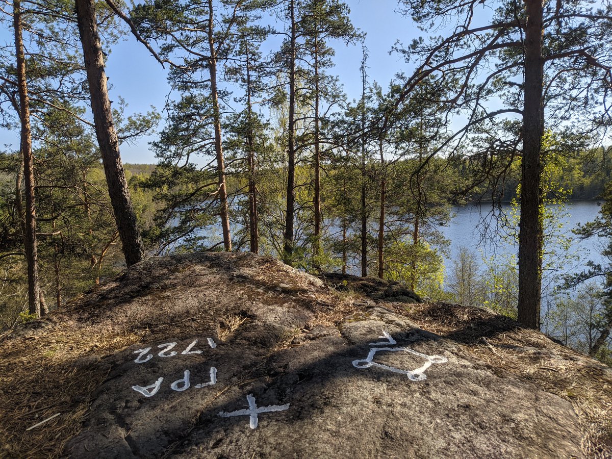 Pillandia's tweet photo. Ancient border between the Muscovite Empire 🇷🇺 and the Kingdom of Sweden 🇸🇪, existed from 1721 (Treaty of Nystad) to 1743 (Treaty of Åbo). 
📷: May 2022. 
🌐: 61°05'22.8"N 29°35'08.1"E. 
https://t.co/WA7mXlXGfZ 

#Lahnalambi #Uusikaupunki #Nystad #Turku #Åbo #Sweden #Finland https://t.co/mDW2gbszos