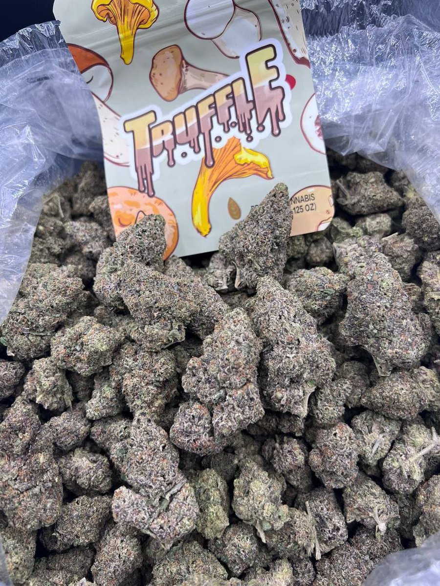 Truffles 🔥  $1050 (comes with bags)
#lidlube #grinder #weedgrinder #canada #vancouver #tdot #cali #Hemp #Mmemberville #CannabisCommunity #wakeandbake #weed