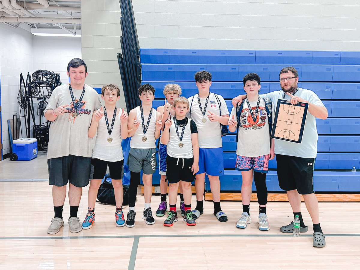 CoachPaugh's tweet image. Big championship win for the LPC Creators in the Hoopz Showcase Franklin Shootout! @USAmateurBBall 

This is the first time these kids have ever played together, and they came up victorious against some great competition.