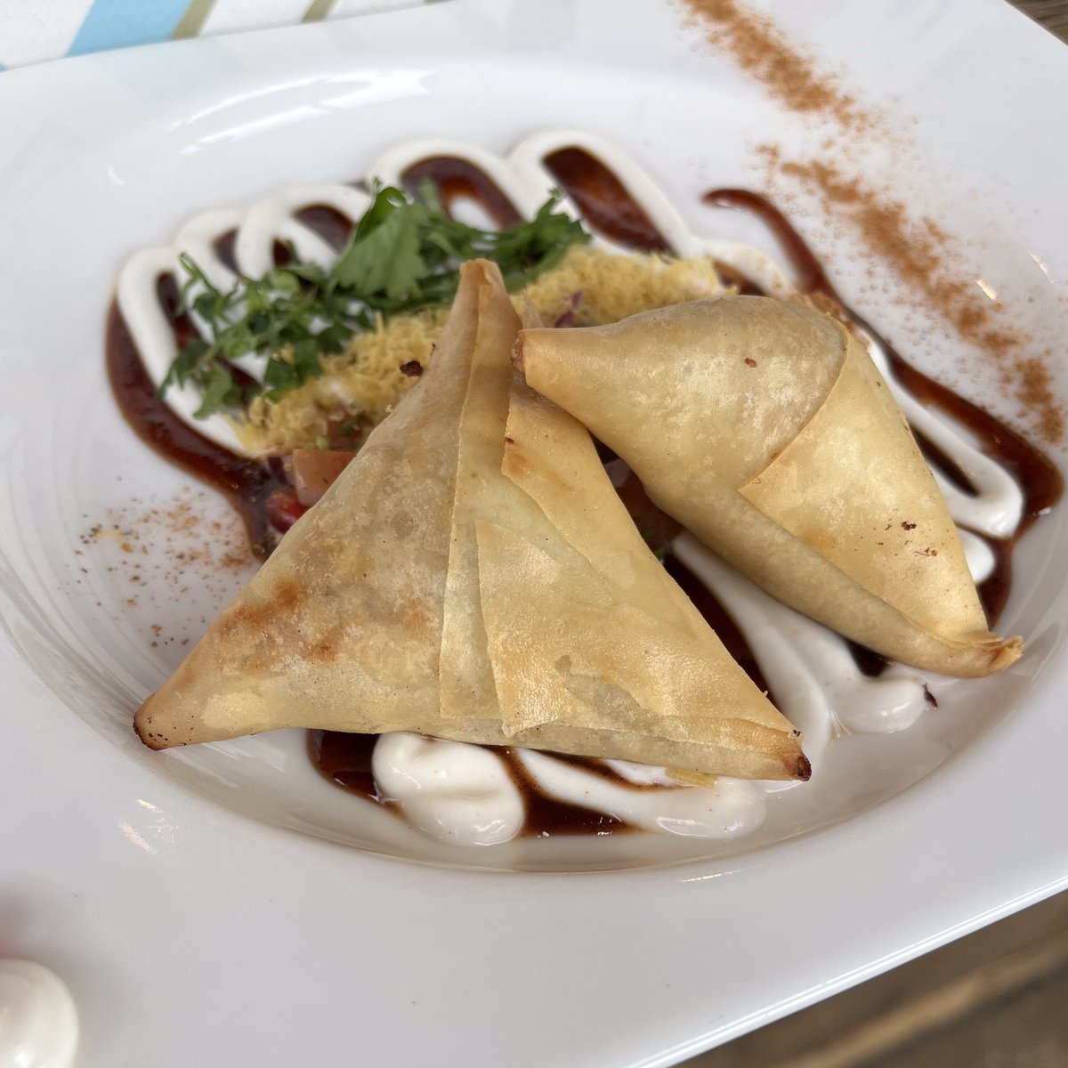 Chicken Samosa @CafeSpiceNamast @chefcyrustodiw1 @MrsTodiwala #foodie #indianfood #samosa #foodphotography #foodpics #foodpic #foodlover #indianfoodlovers #royaldockslondon #eastlondon #chickensamosas #cafespicenamaste #cyrustodiwala #indiancuisine #eatindianfood #foodtravelchat