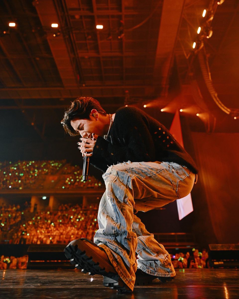 withyoumarktuan's tweet photo. 230508 Mark’s IG Update (1/2)

“Bangkok thank you for 3 amazing nights! What a way to start off the asia tour🤘🏻”

https://t.co/7swnAGLHQm

#theothersideAsiaTour 
#MarkTuan #Mark #마크 #段宜恩 
@marktuan @dnaofficial https://t.co/GVnb0fD52o