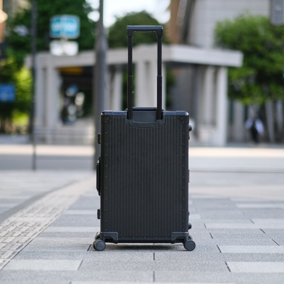 aucentic オーセンテック ストライプアルミニウム スーツケース EA3 ストライプアルミニウムスーツケース | aucentic(オーセンティック)