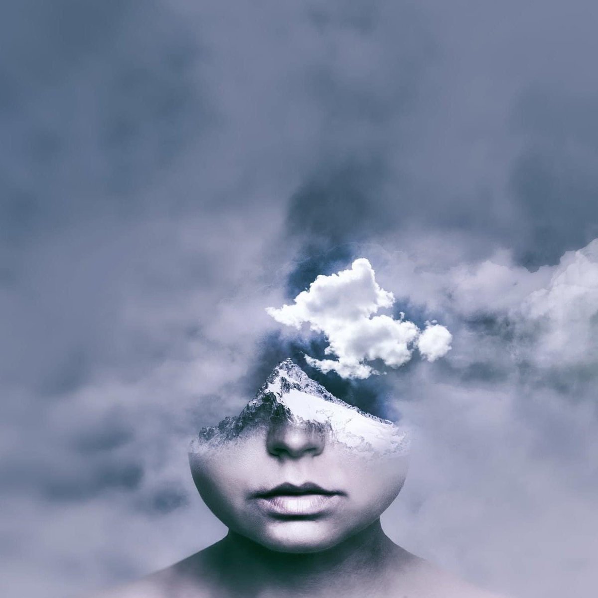 icreatelife's tweet image. One is AI generated 
One is non-AI art of mine 

Which is which? 

1/3