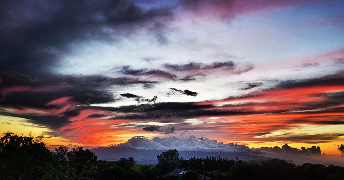 Jordantmusic's tweet photo. Tonights sky was vibes! Everyday give thanks🫡🙏🏽🙏🏽 https://t.co/aKkvPWjOzf