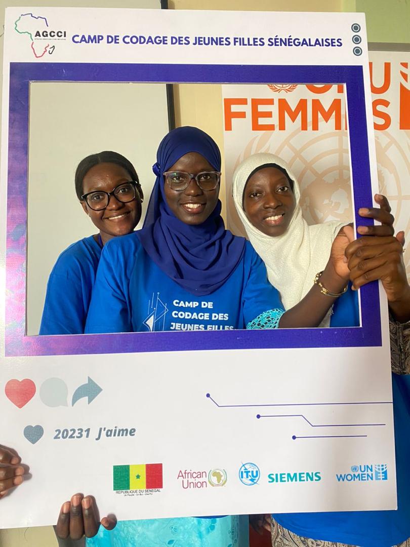AGCCIAfrica_1's tweet image. Excitement in the air at our camp in #Senegal as we kick off the second week!👩🏽‍💻 The smile on our campers&apos; faces are contagious as they look forward to learning new skills and conquering new challenges. Here&apos;s to another week of growth, empowerment, &amp;amp; fun! #Sheleads #GirlsCanCode