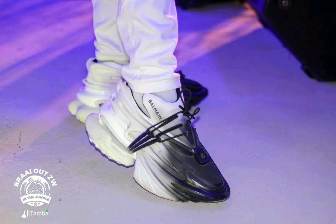  Bhuru  tweet media