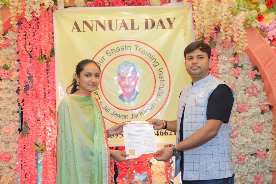 captain_jeet's tweet photo. "Honor is having a sense of principles and personal integrity. Honor is a priceless virtue that everyone strives hard to achieve".
I am really thankful to the management of #LBSTI for extending invitation to me as 'Guest of Honor' on the occasion of their 9th Foundation Day. https://t.co/KU21t8Qrl6