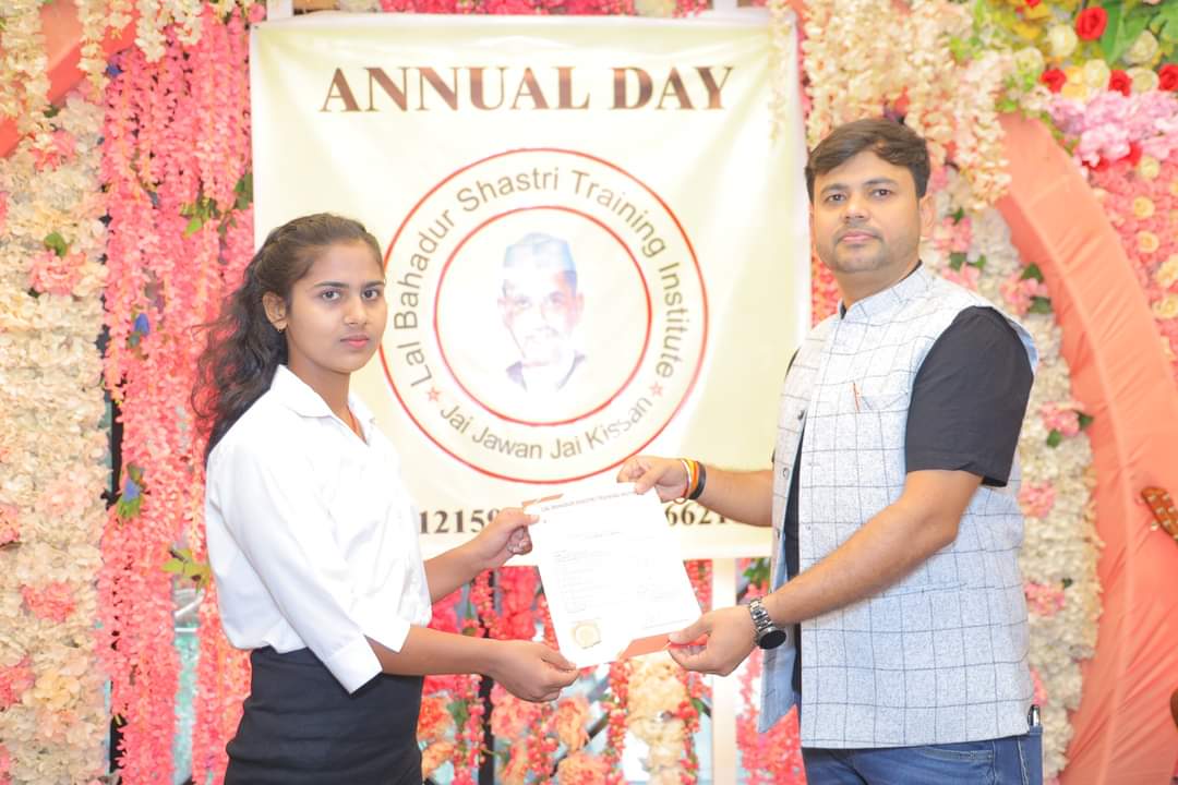 captain_jeet's tweet photo. "Honor is having a sense of principles and personal integrity. Honor is a priceless virtue that everyone strives hard to achieve".
I am really thankful to the management of #LBSTI for extending invitation to me as 'Guest of Honor' on the occasion of their 9th Foundation Day. https://t.co/KU21t8Qrl6