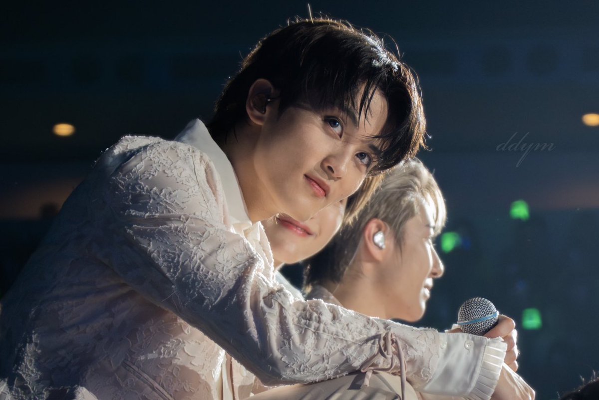 joyfulmarkly's tweet photo. prettiest man ever.. https://t.co/20C4rdiCxa