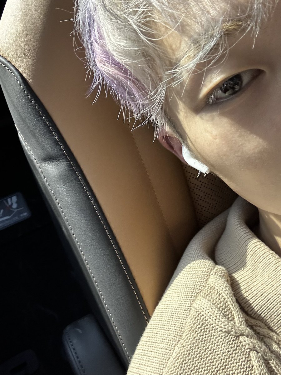 p1harmonyp1ece's tweet photo. [🐿] 5:43pm kst

#지웅 https://t.co/yWtaoPVlKe