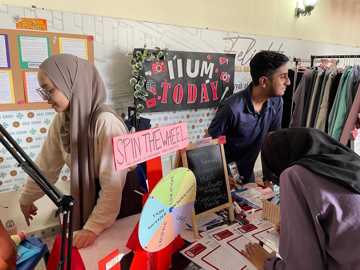 asrulmm's tweet photo. It was a wonderful, first time experience being at the globally renowned @officialiium.

Thank you for inviting me to your borak borak session in conjunction with your #CommFess2023. Hope it was beneficial https://t.co/3M9Ngoff8b