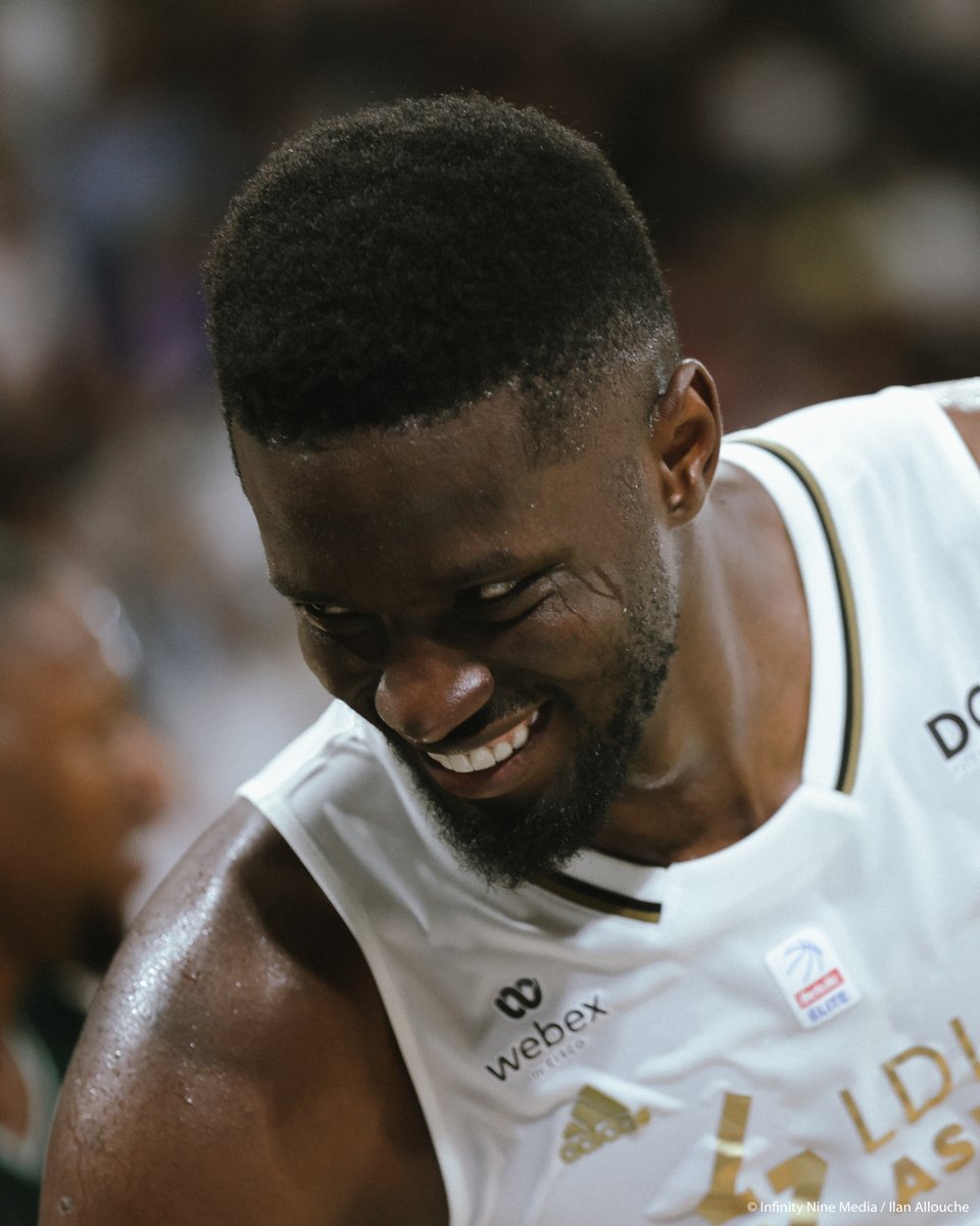 📊 Les stats de <a href="/youssoupha019/">Youssoupha Fall</a> sur les 3 derniers matchs :

19 points de moyenne
11,3 rebonds de moyenne
81,5% aux tirs de moyenne
29 d'évaluation de moyenne

Du grand Youss ! 💪

#LDLCASVEL