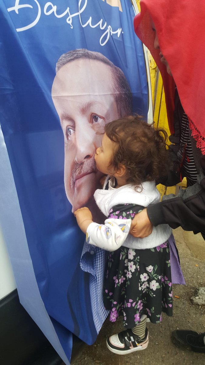 Hay maşallah canım kızım biliyor kimin ne olduğunu Recep 🇹🇷🇹🇷🇹🇷 Tayyip Erdoğan