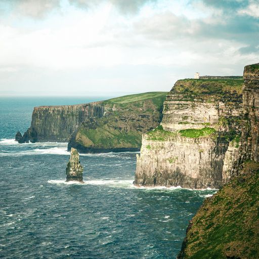 Whether it is your first or hundredth time visiting Clare, there is so much to do and see✨ Escape to the Wild Atlantic Way and explore all that our beautiful county offers right from the heart of Ennis. Book your stay with us now. #visitennis #wildatlanticway #cliffsofmoher