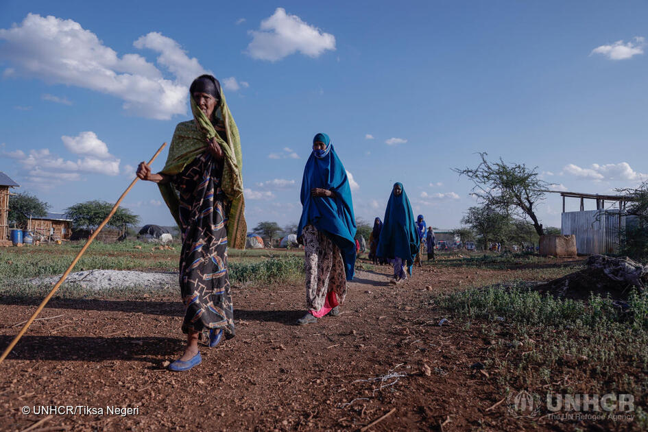 Drought in Somalia.

Floods in Sudan and South Sudan.

The #ClimateCrisis is making life tougher for people on the move in the IGAD region, including those forced to flee.

They need to be protected from further risk. 

A case study 👇unhcr.org/africa/publica…
