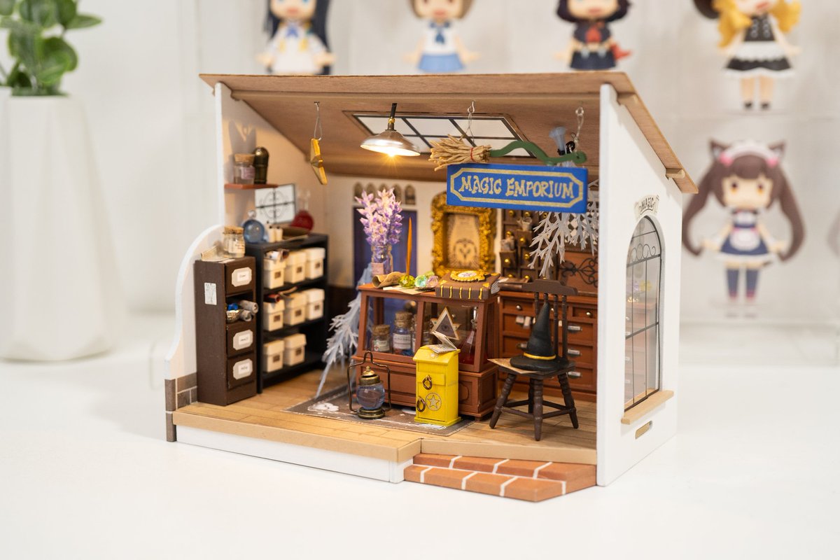 Rolife  Kiki's Magic Emporium miniature Dollhouse youtu.be/HCVuU_wUE48