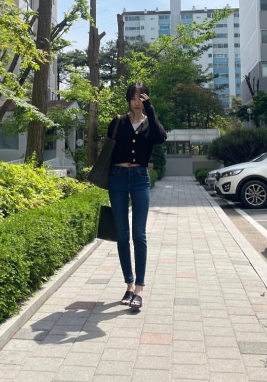 Ste_gOsH930's tweet photo. 그녀는 매우 길다 https://t.co/n2TXqEHCB3