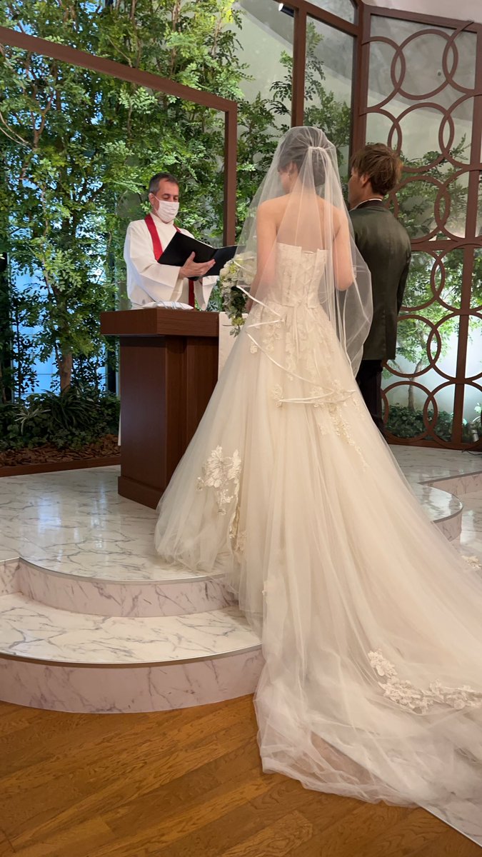 keiko0215bb's tweet photo. 昨日は娘、静華の結婚式！
昨日は緊張で泣けなかったけど今こうして改めて見てると嬉しくて泣けてくる♡
入籍は去年の7月だったけど結婚式あげて本当の夫婦になれたね💕︎沢山の人にお祝いしてもらって㊗️良かったね🎂本当におめでとう🎊 https://t.co/XpTyU6Ud2j