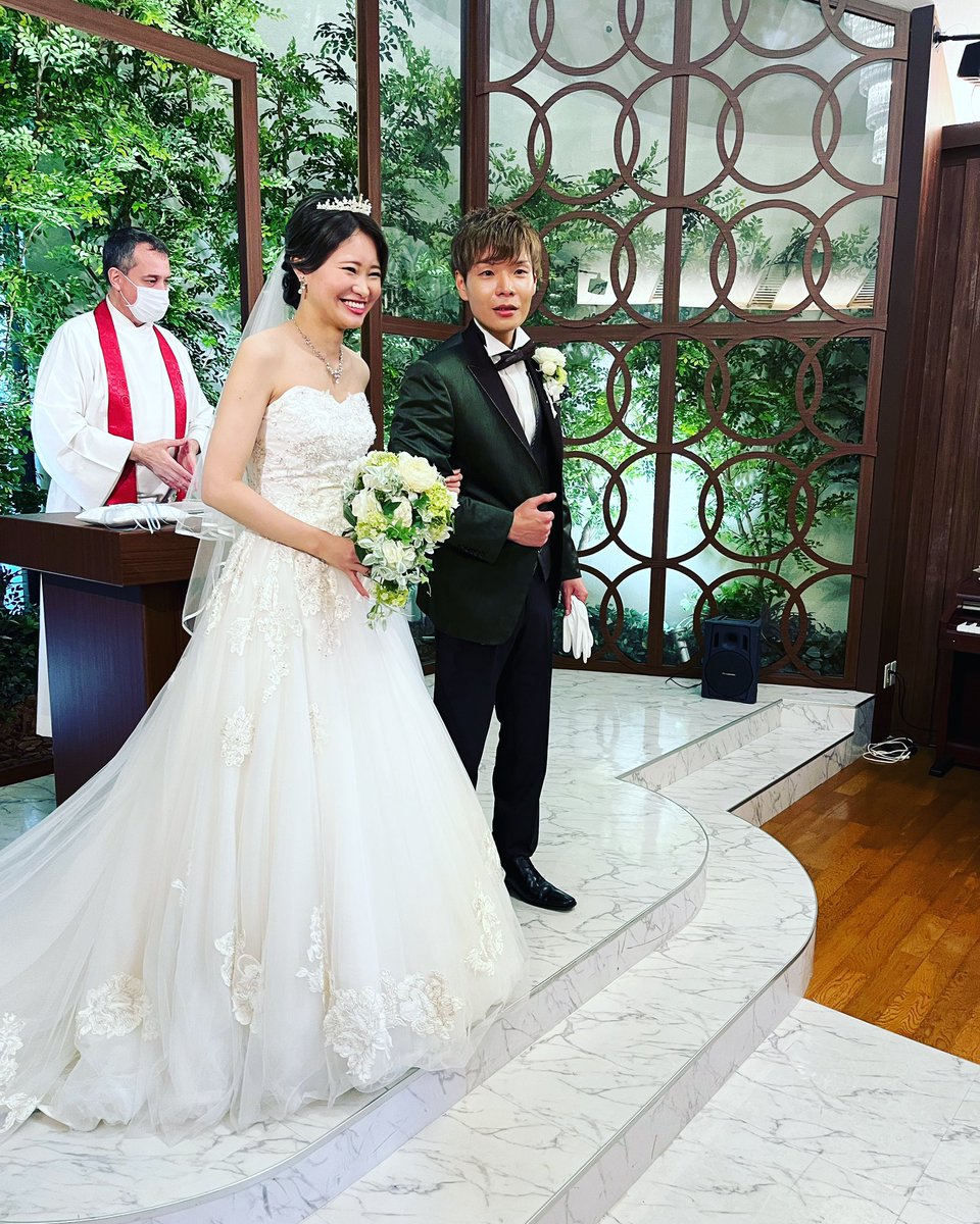 keiko0215bb's tweet photo. 昨日は娘、静華の結婚式！
昨日は緊張で泣けなかったけど今こうして改めて見てると嬉しくて泣けてくる♡
入籍は去年の7月だったけど結婚式あげて本当の夫婦になれたね💕︎沢山の人にお祝いしてもらって㊗️良かったね🎂本当におめでとう🎊 https://t.co/XpTyU6Ud2j