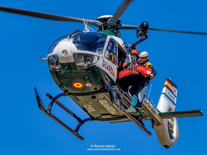 air_comment's tweet photo. #ramonmartinphoto #airbushelicopters #airbusdsfansgroup #airbusdefence #guardiacivil #helicopter #hlcoptersmag #instahelicopter #heliweb #heliopsmag #instacopter #aviationgeek #ec-135 #aviationdaily #aviationphotography @airbus_helicopters @guardiacivil062 https://t.co/EzrBtcXKIS