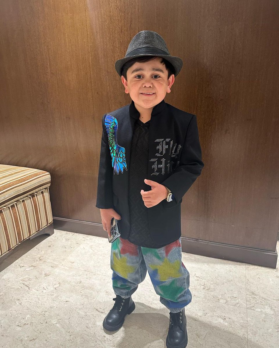 iamhabubu's tweet photo. 50 shades of Abdu … 😜
#sad #tongue #happy #naraz #mazaa #chalak #dubai #india #tajikistan #life #love #instalike #viral https://t.co/Khe3x0eMLM