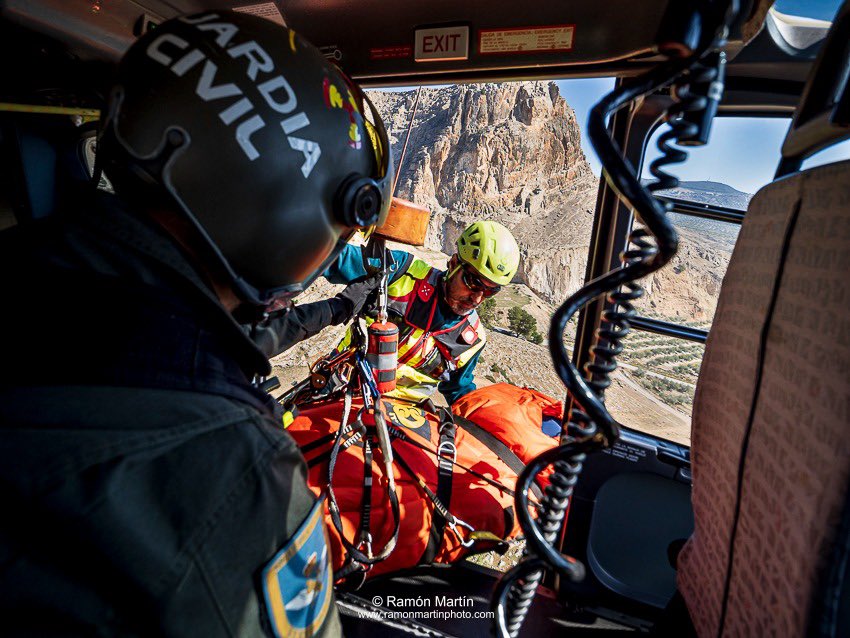 air_comment's tweet photo. #airbushelicopters #airbusdsfansgroup #airbusdefence #guardiacivil #helicopter #hlcoptersmag #instahelicopter #heliweb #heliopsmag #instacopter #aviationgeek #ec-135 #aviationdaily #aviationphotography @airbus_helicopters @guardiacivil062 https://t.co/EhnTHu4CF3