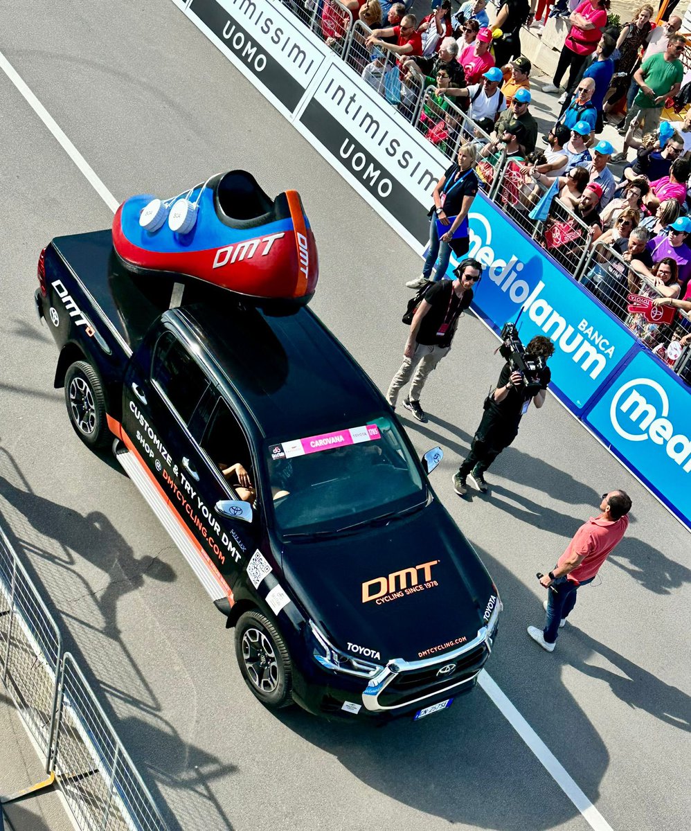 dmtcycling's tweet image. Buongiorno Vasto ☀️ 🏁💪🚲
#stage3 🏁🚲
#DMTcycling 
#giroditalia2023 #rideyourbest