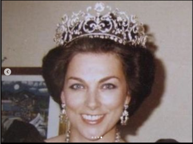 RobinLynnKing2's tweet photo. #EverythingRoyal #RoyalTiara
This iconic tiara is Princess Olga of Greece's Boucheron Diamond Tiara.Made in 1907 by Basset for Boucheron on behalf of Russian noblewoman Princess Maria Pavlovna Abamelik-Lazarev, daughter of industrialist Count Pavel Pavlovich Demidov https://t.co/SxEPHY8yrP