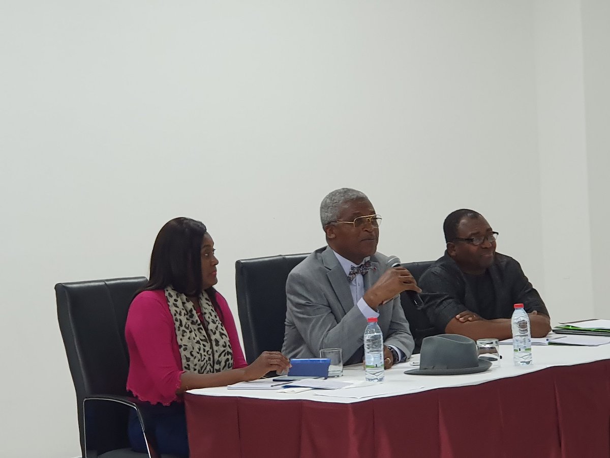 whocmr's tweet photo. 5 mai, clôture de la JORle en ligne et sur site. Depuis Yaoundé le Représentant de l'OMS,  accompagné du chargé de l'initiative globale santé pour la paix/AFRO.A Douala au podium de clôture DLM et OMS. Recommandations sur 13 domaines
#WHO #MinsanteCMR https://t.co/aoUvzd22zS