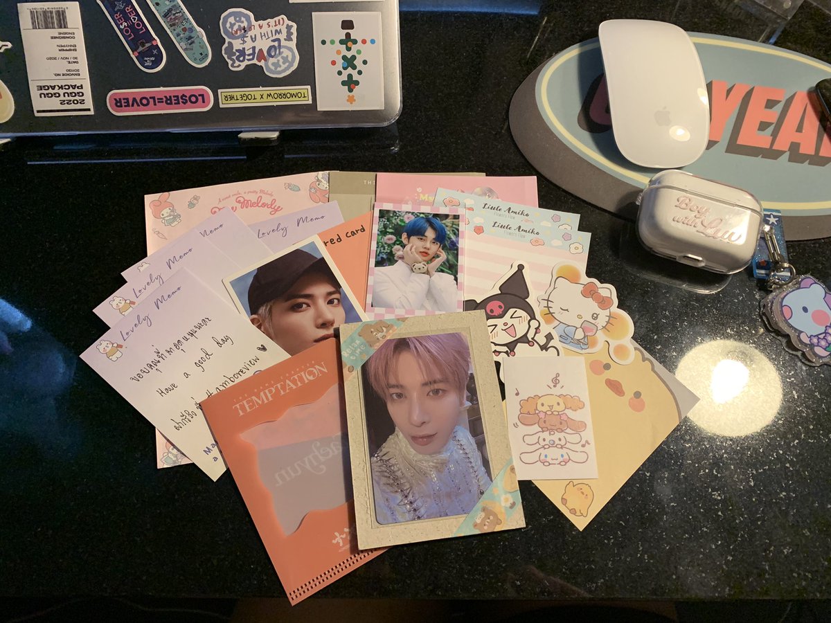 jhtalia_'s tweet photo. ได้รับน้องแทนแล้วนะคะ🥺 ของแถมจุกสุดๆ เยอะจนหาการ์ดไม่เจอตอนแรก แกะไปยิ้มไปจริงๆเลยค่ะ😭 ห่อแน่นหนาแยกซองการ์ดกับตัวการ์ดมาด้วย แม่ค้าก็น่ารักมากๆแจ้งวันส่งเลขแทรคชัดเจน ขอบคุณมากๆเลยนะคะ💖💟💙💚
#amboreview @jjk7v https://t.co/URz6GW7XU8