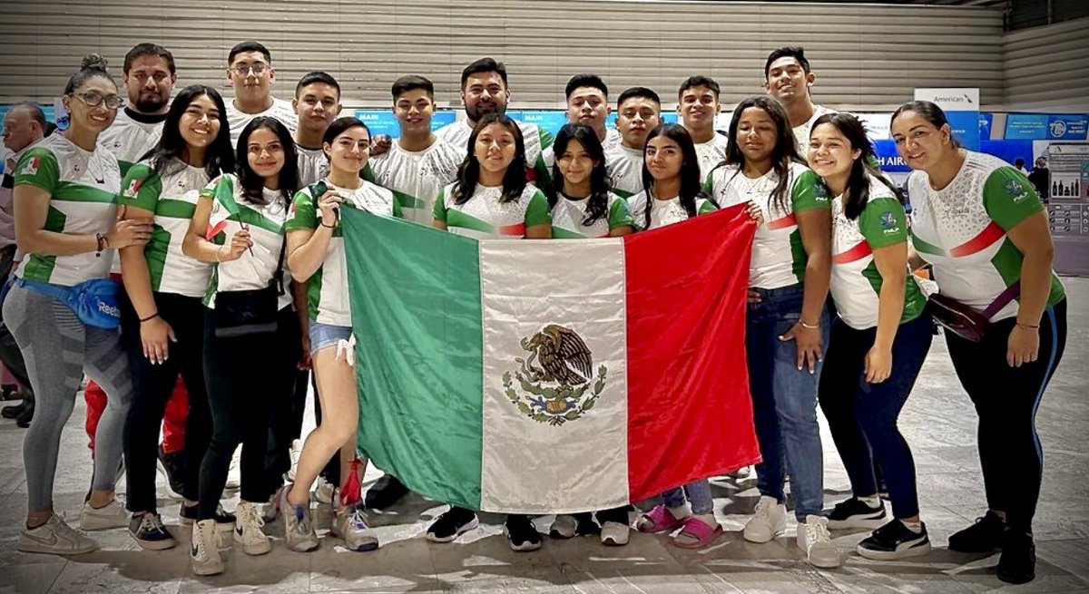 La selección nacional juvenil #Mexico 🇲🇽 viaja hoy rumbo a #Manizales #Colombia 🇨🇴 al “Campeonato Panamericano Juvenil Sub 20” #halterofilia 🏋🏽‍♂️ @CONADE <a href="/AnaGabrielaGue/">Ana Gabriela Guevara</a> <a href="/panampesas/">Federación Panamericana de Lev. de Pesas</a> <a href="/FEDEPESASCOL/">FEDEPESASCOL</a> <a href="/iwfnet/">International Weightlifting Federation</a>