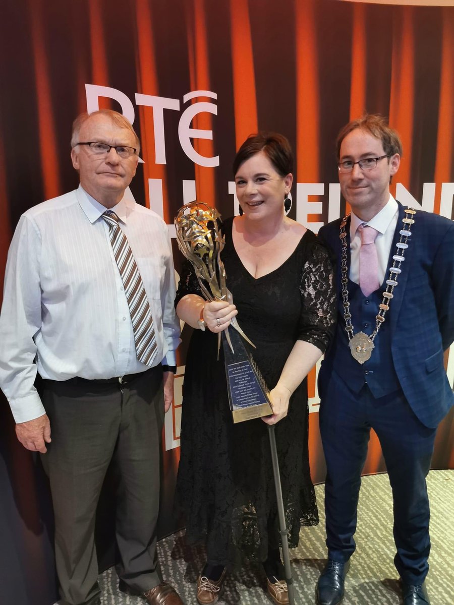 DLI Chairperson Willie O’Brien with Emma Jane Nulty, director of ‘By the Bog of Cats’, winner of the @AllIrelandDram1 drama festival and Coman Keaveny, Chairperson @ADCI_Forum Congratulations @DalkeyPlayers 🎉