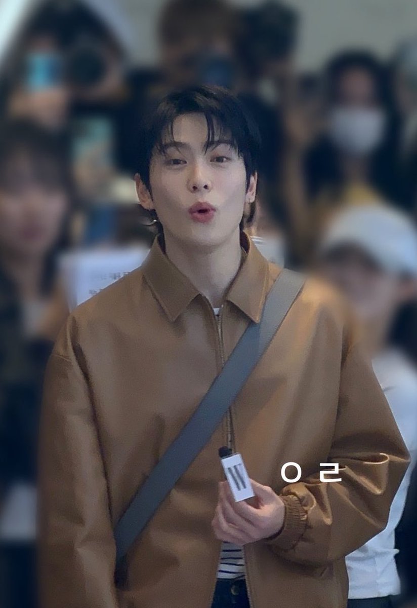 bemypeachjae's tweet photo. แจฮยอนเห็นอะไรทำไมทำหน้างั้น แล้วคือน่ารักมาก🥹 https://t.co/RoU74maCOy