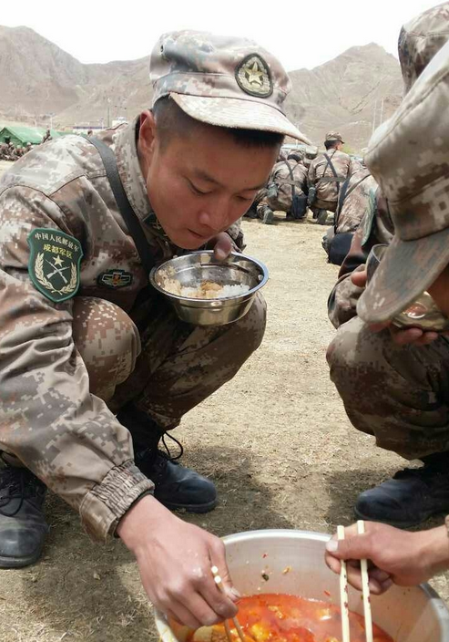 nepal-correspondence-on-twitter-pla-is-supplying-packed-food-hot