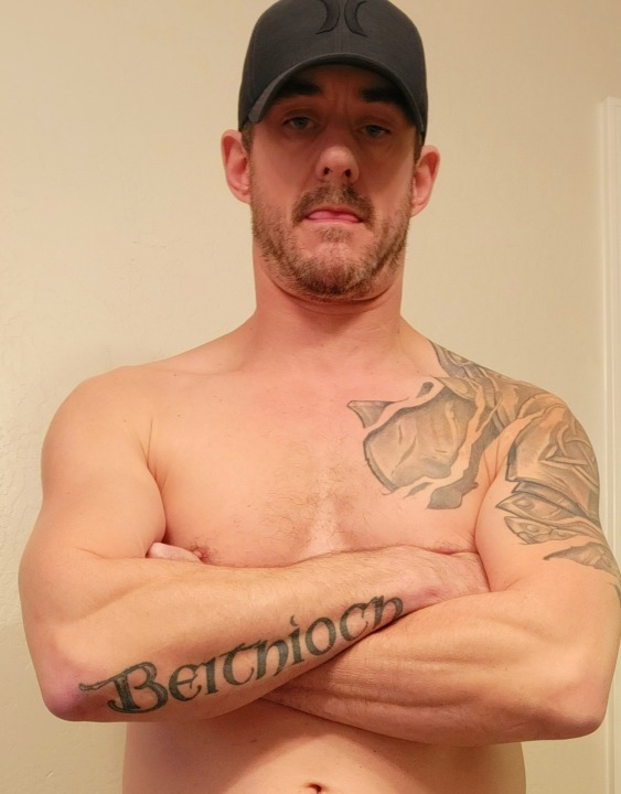 ConvincingStr8s's tweet photo. 😍 Fun with big daddy Rob 😋#straightmen https://t.co/CJyR8wsGUi