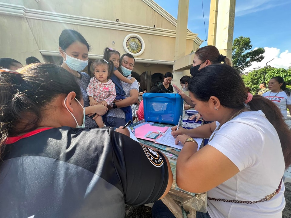 LOOK | The Koronadal City Health Office (CHO) brings the 'Chikiting Ligtas' Supplemental Immunization Activity (SIA) campaign for Measles Rubella - Oral Polio Vaccine (MR-OPV) at the Christ the King Cathedral.

#ChikitingLigtas #chikitingligtas2023
#ExplainExplainExplain