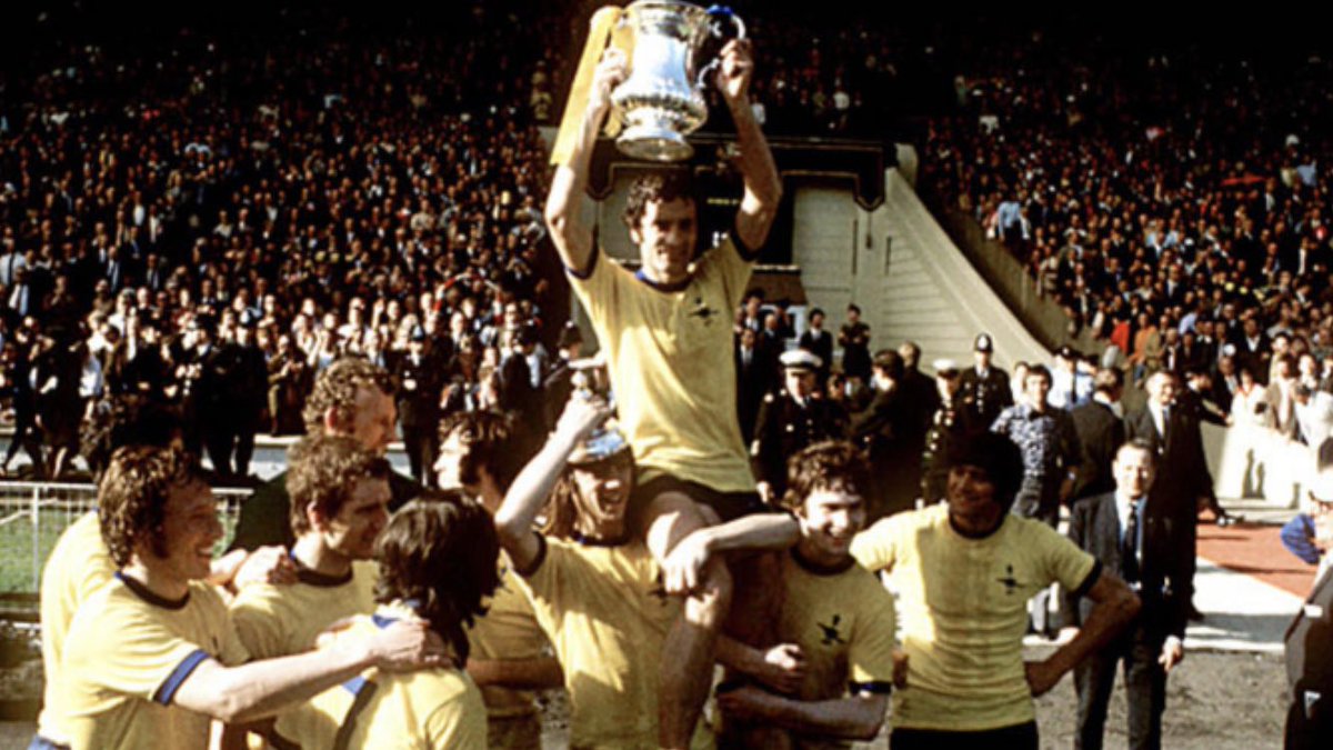 mooro611's tweet photo. Good Morning a fantastic win up at Newcastle yesterday makes the day brighter and also remember that 52 years ago today this team completed our first ever double #arsenal #71double https://t.co/LqyQ72IVsL