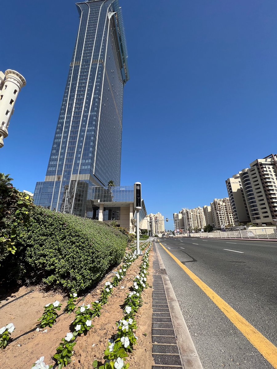 SensysGatso's tweet photo. New Sensys Gatso Red-Light enforcement systems installed on the iconic Palm Jumeirah Island in Dubai. #makingtrafficsafer #sensysgatso  #IntersectionSafety #Red-Light  #IllegalTurns #YellowBox #PedestrianCrossing https://t.co/yYVvmUAaFY