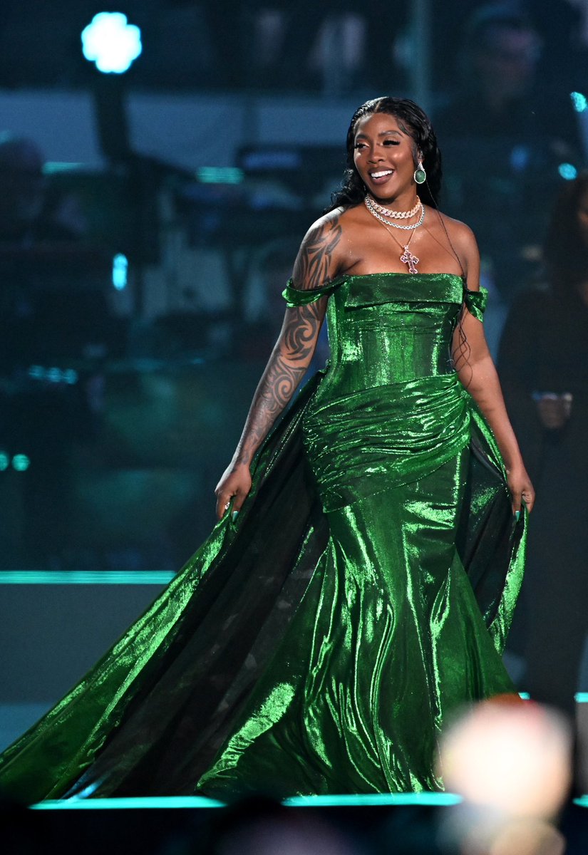 legitngnews's tweet image. Tiwa Savage was introduced as the Queen of Afrobeat as she performed at the coronation party of the King Charles III and Queen Camilla.

History has been made as Naija’s finest becomes the first African to perform at the coronation of a British Monarch.

We are super proud of her