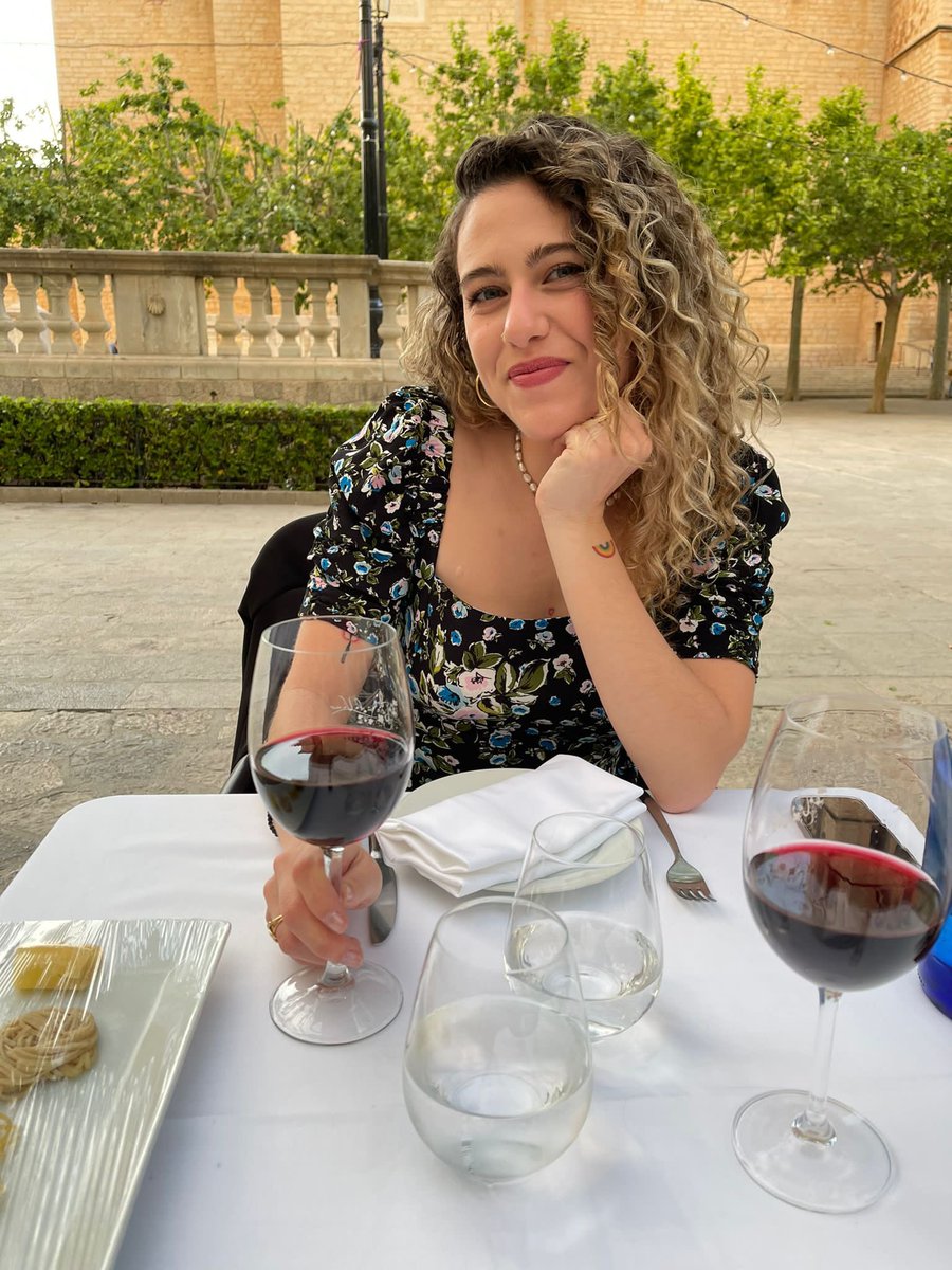 Clararamalama's tweet photo. El sábado Vic y yo tuvimos una cita romántica y es que 😍🫠 https://t.co/ZaJxDXnavw