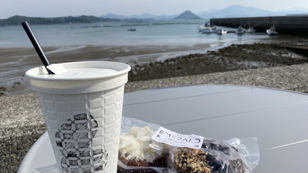 Wedan2007's tweet photo. 軌跡。

#エメラルドドーナッツ
#ドーナッツ
#emerad 
#麻ごころ茶屋 https://t.co/lmKXnmKe5u