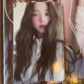 aekabooo's tweet photo. 유지민 포카 뭐야 개예뻐😱 https://t.co/owS8LmanON