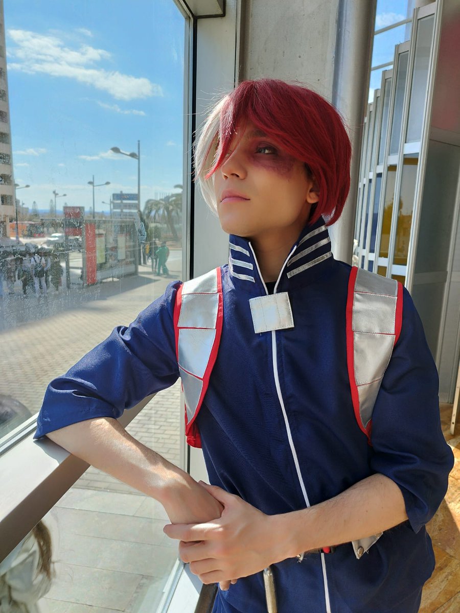🧵 Dante Cosplay ✨ @FicZone tweet media