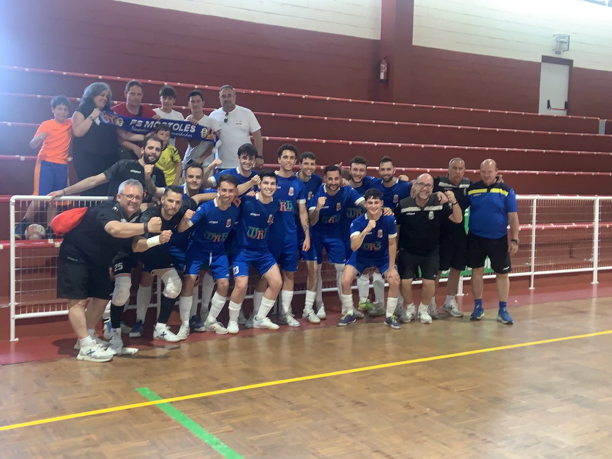 🗞️ El @1mostolesfs vence por 4-7 a Jerez Futsal y se clasifica para el play off de ascenso a #2RFEFFutsal.

Los mostoleños tendrán enfrente en la primera eliminatoria al campeón de liga, Rivas Futsal. El partido de ida, este próximo sábado en Villafontana.

#Móstoles #Deporte