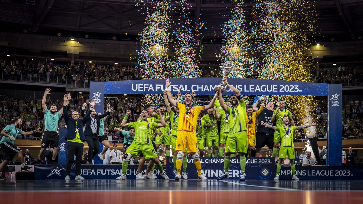 PalmaFutsal's tweet photo. 🤪 De locos…

#CampeonesdeEuropa
#CampionsdEuropa https://t.co/1Y3kIFZa45