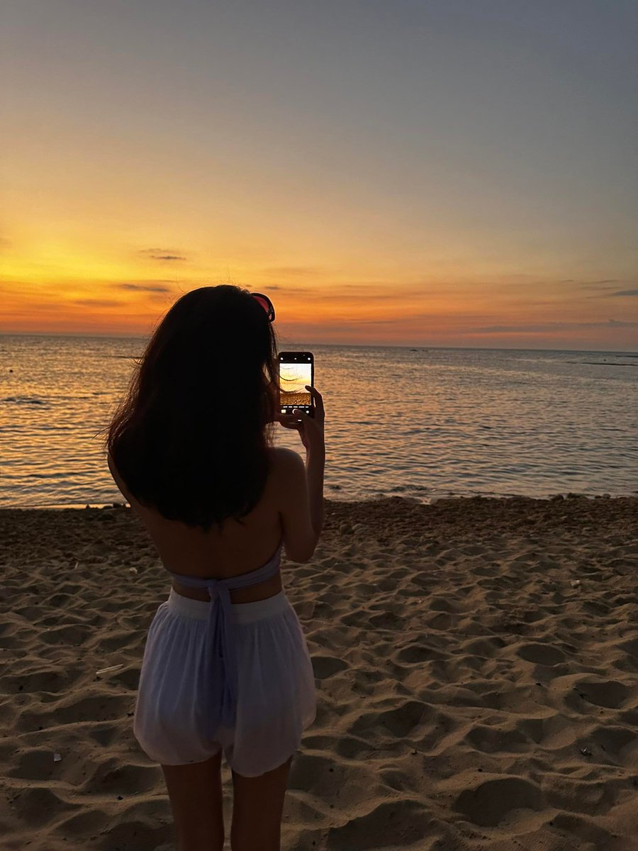 zrstll's tweet photo. golden hour at bolinao https://t.co/mOLDYPyZrj